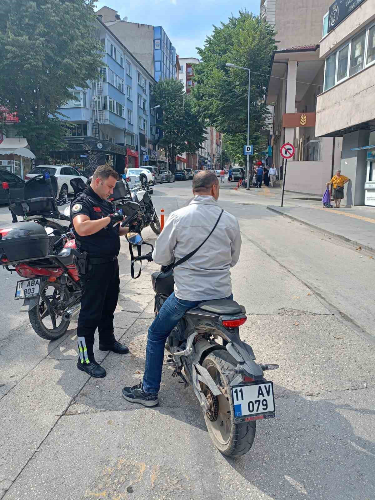 Bilecik’te motosiklet sürülerine ceza yağdı