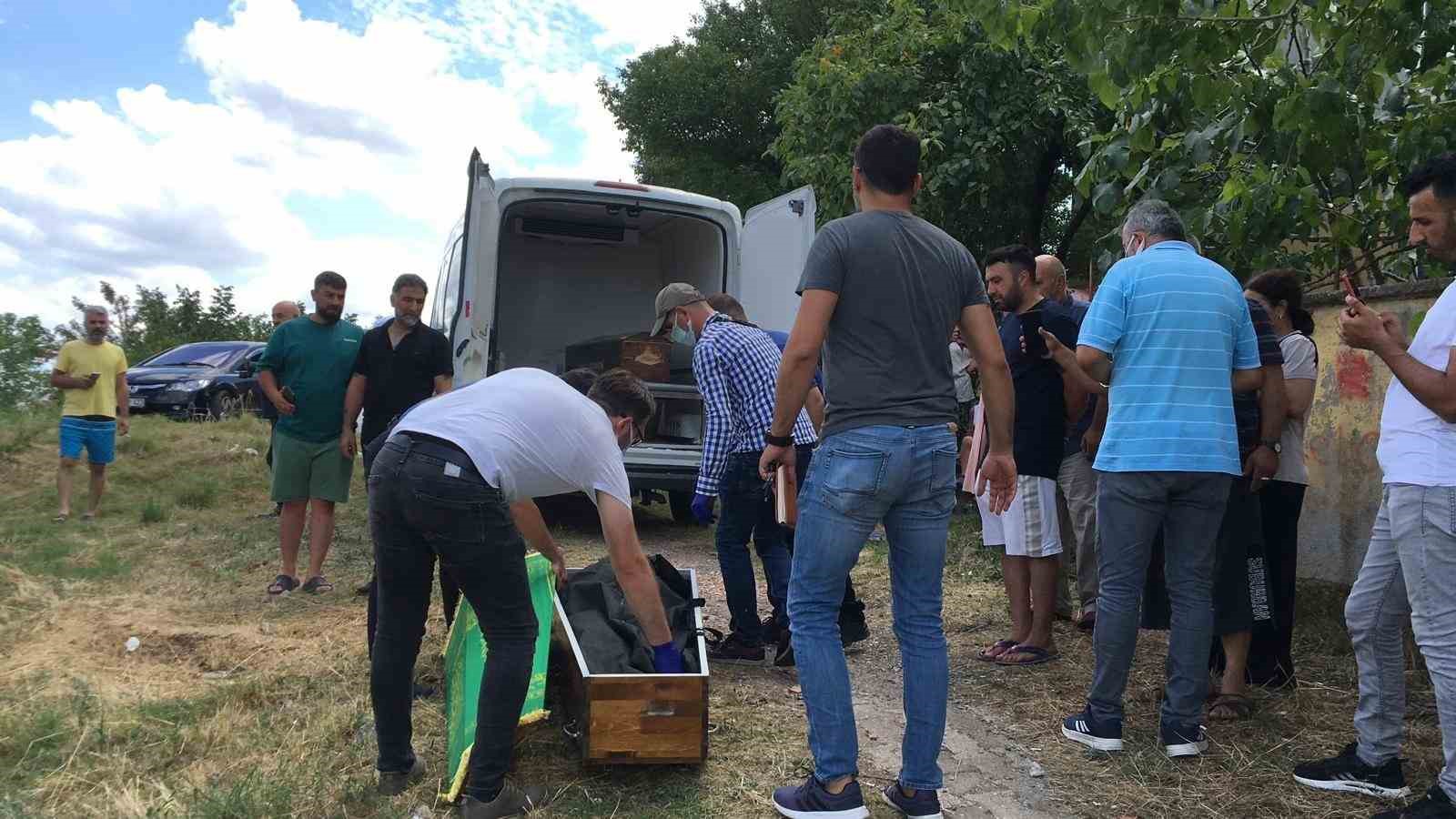 Kayıp kadın aranırken çürümüş ceset bulundu
