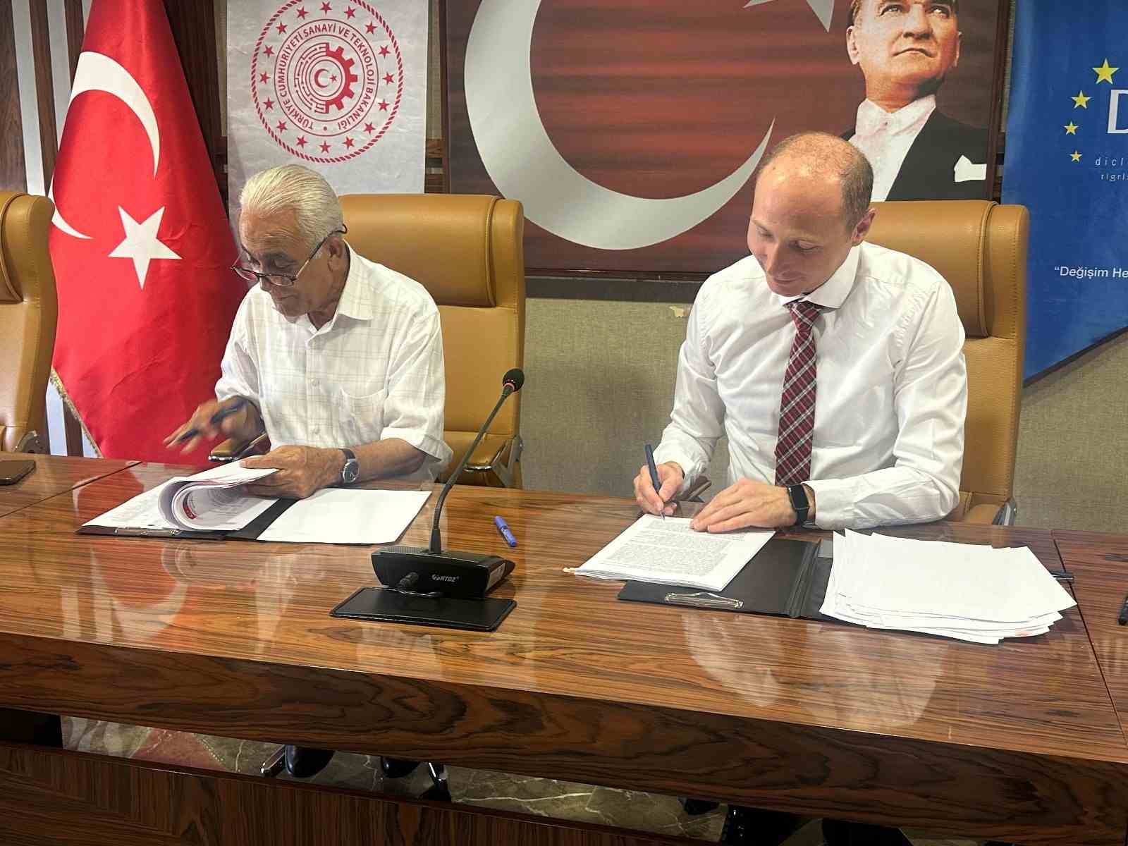 Mardin’de "Tarım Teknolojileri Ortak Kullanım Merkezi ve Ekolojik Tarım Okulu” projesi imzalandı