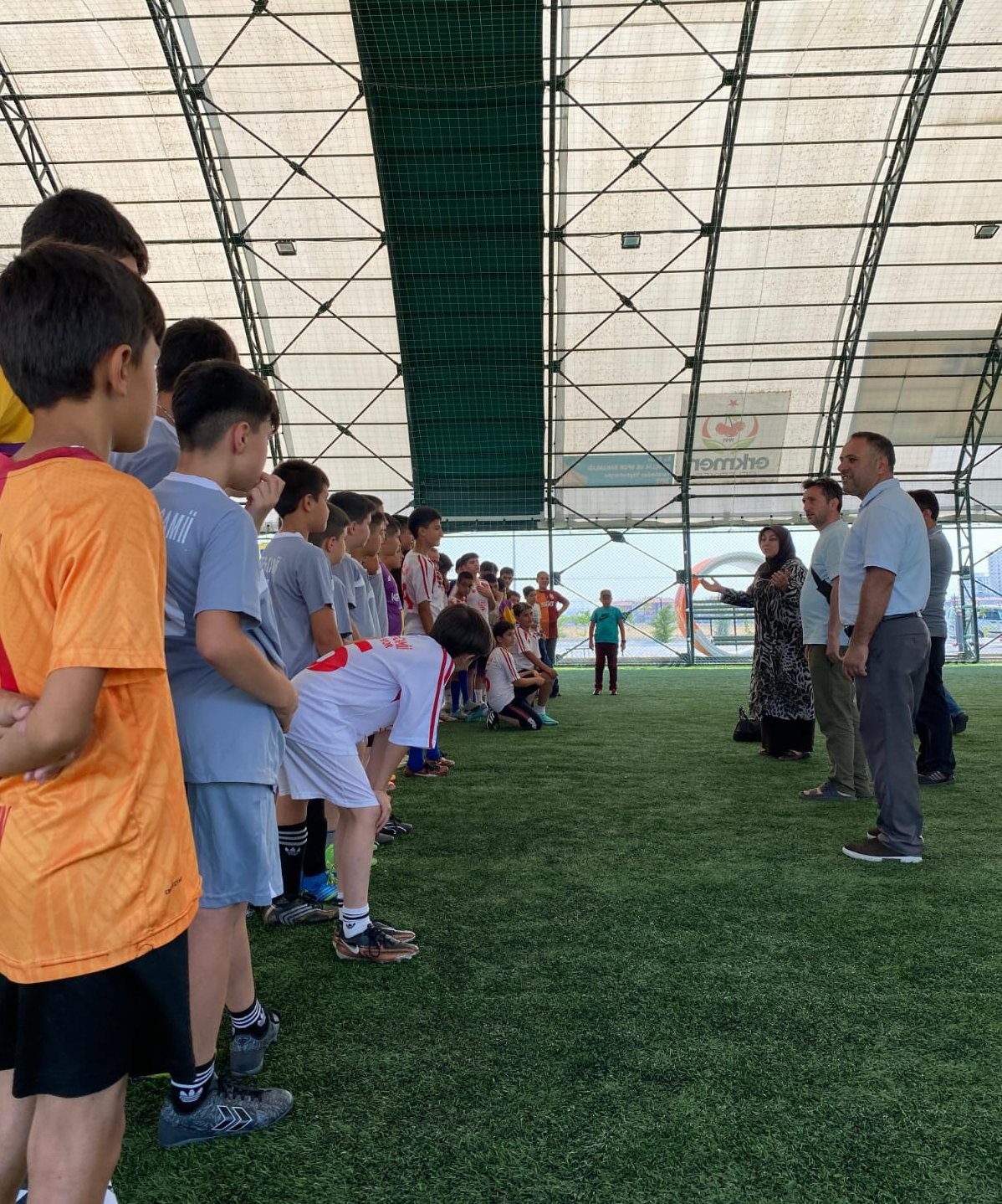 Kur&rsquo;an Kursu &ouml;ğrencilerinin futbol turnuvası sona erdi
