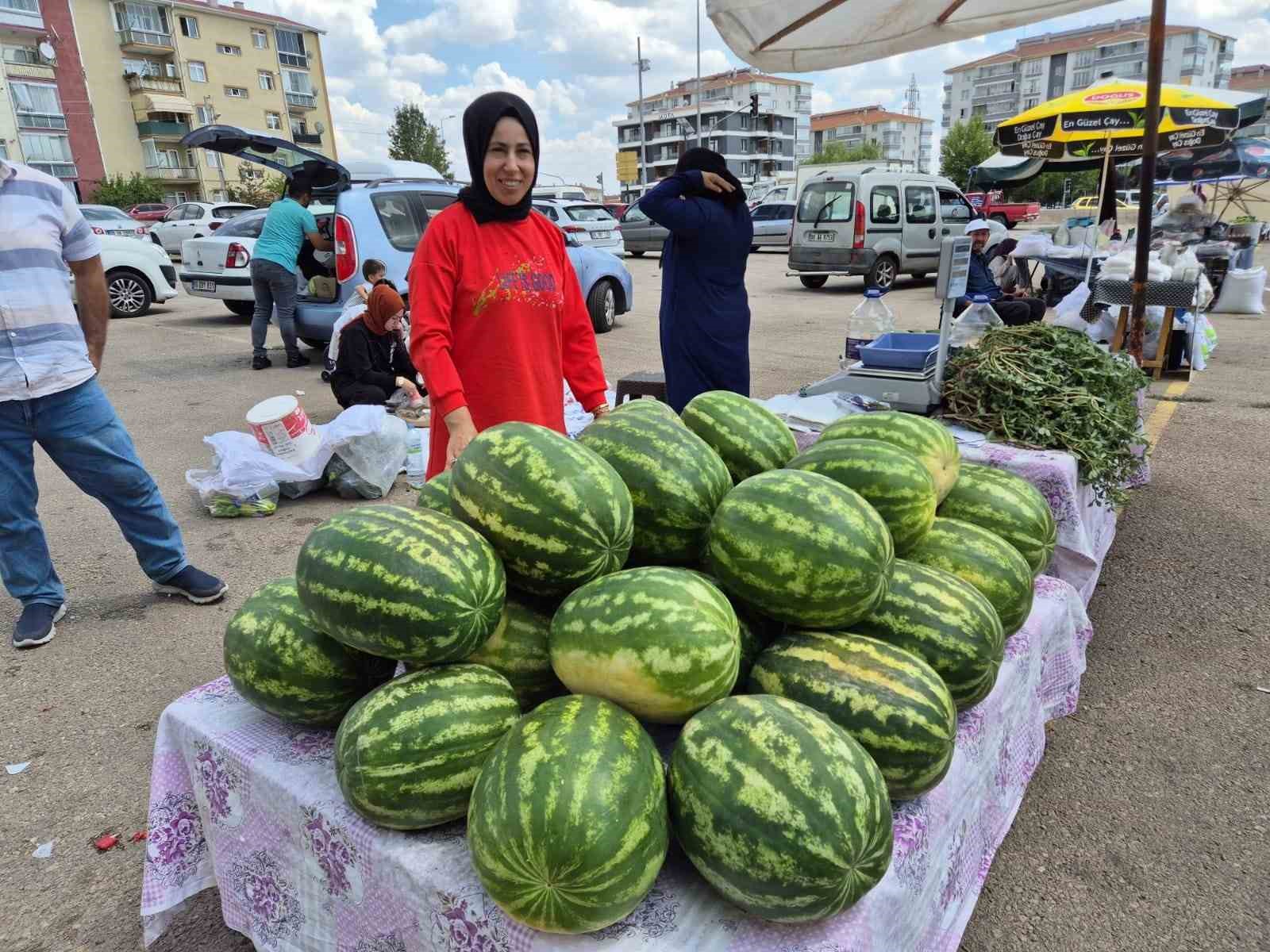 Sincan&rsquo;da &lsquo;&Uuml;retici K&ouml;yl&uuml;&rsquo; pazarları 4 noktada hizmet veriyor
