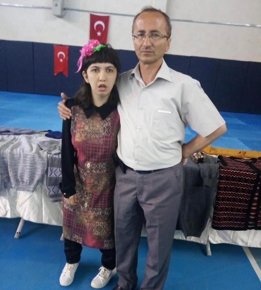 Baba, engelli kızını &ouml;ld&uuml;r&uuml;p intihar etti
