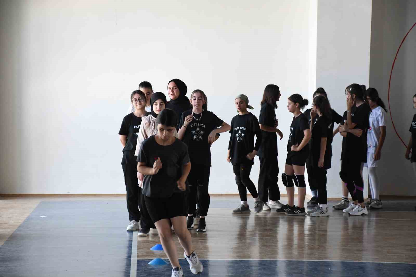 Tatvan&rsquo;da yaz spor kursları devam ediyor
