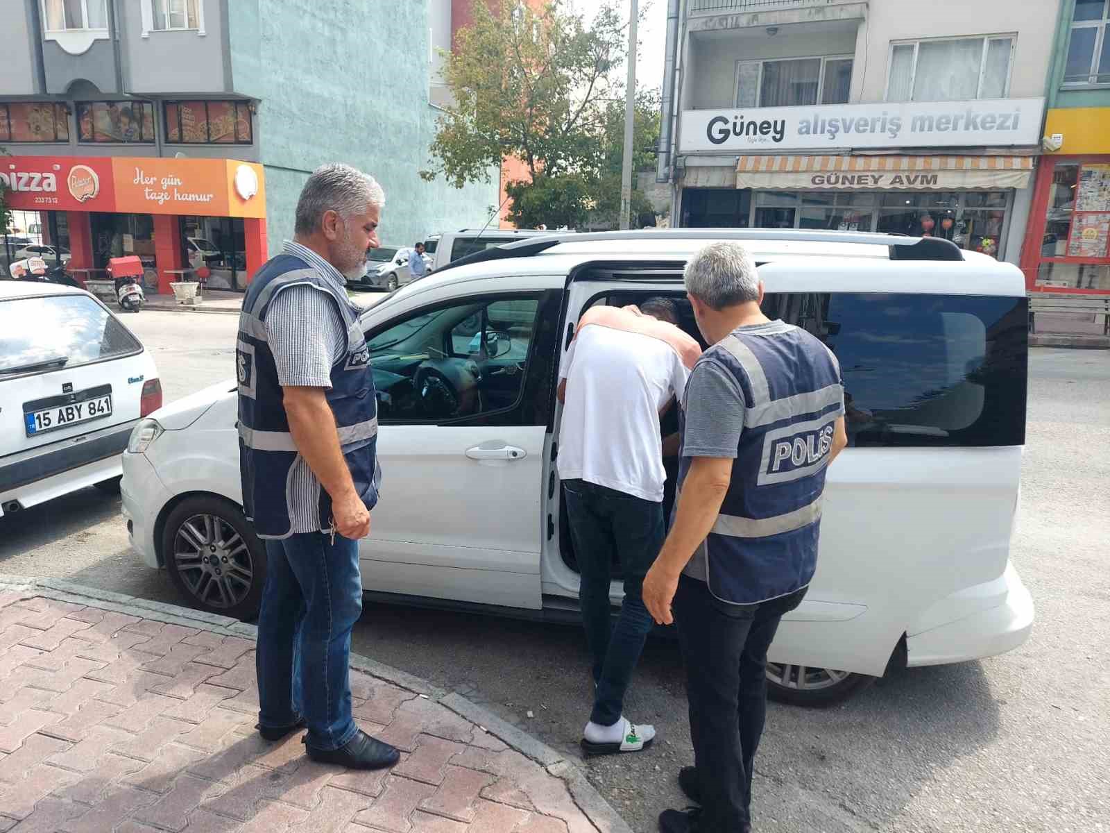 Afyonkarahisar ve Isparta&rsquo;da hırsızlık yapan ş&uuml;pheliler Burdur&rsquo;da yakalandı
