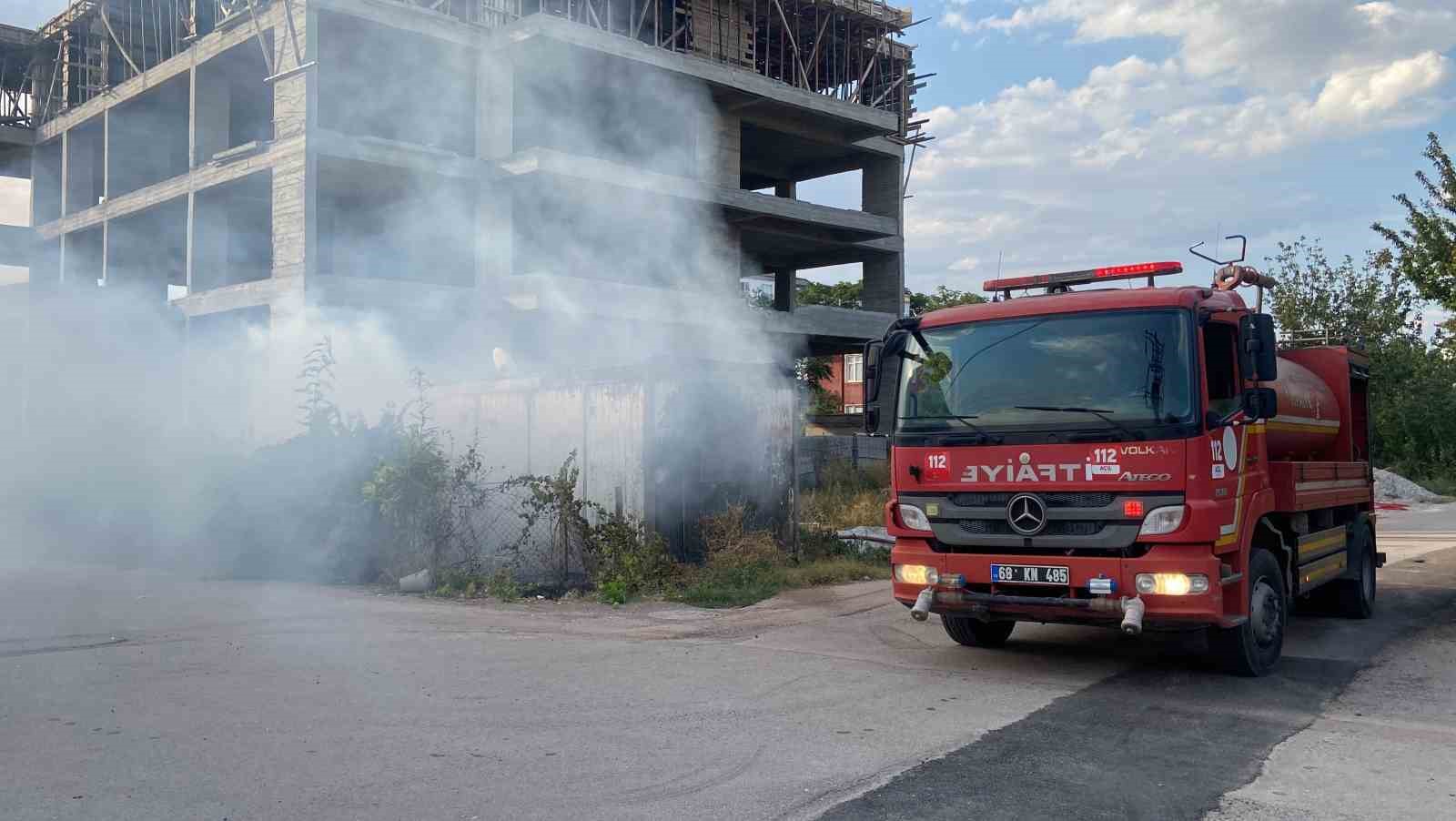 Aksaray’da konteyner alev alev yandı
