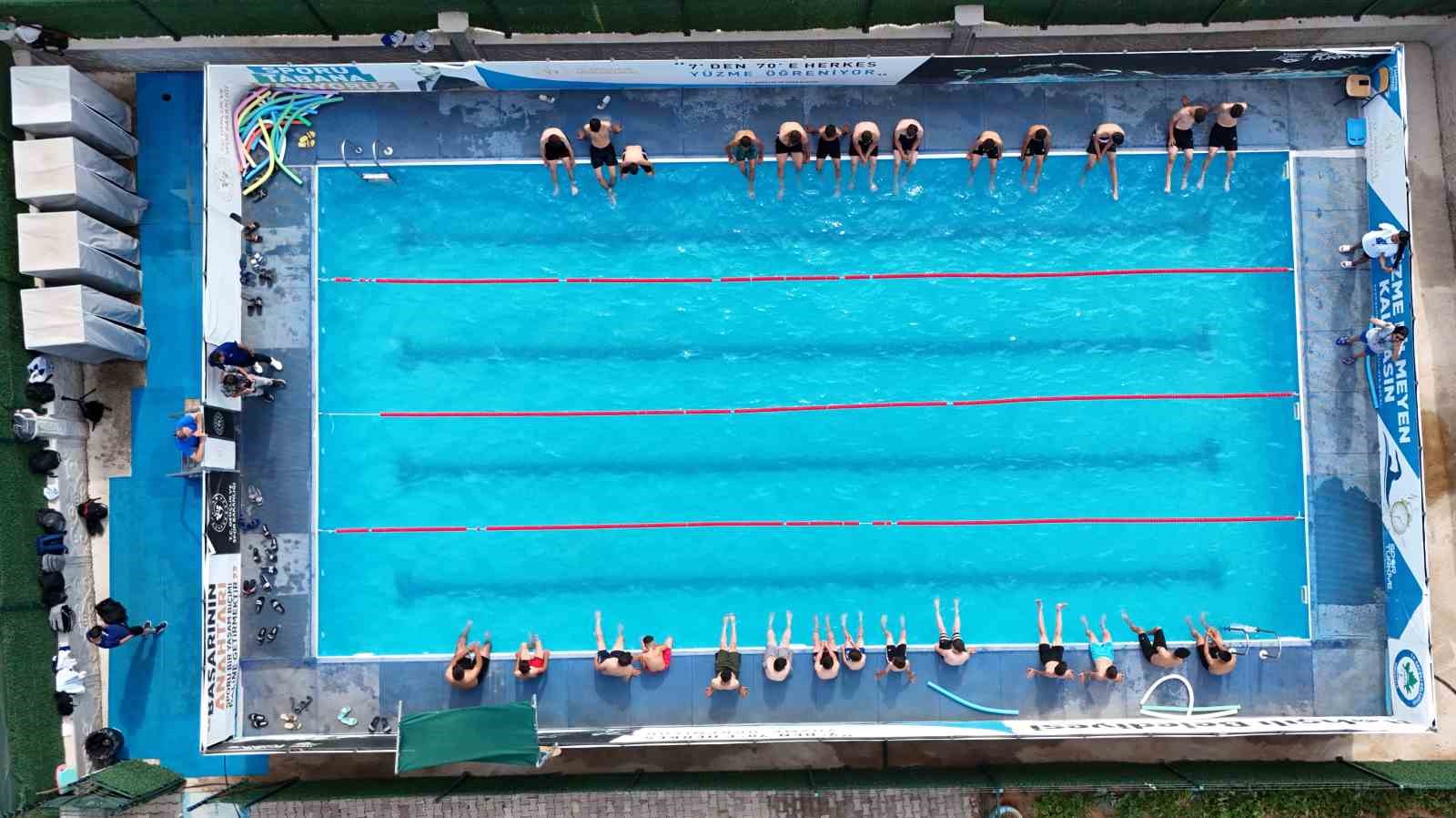 ’Yüzme Bilmeyen Kalmasın’ projesi sayesinde yüzme öğreniyorlar