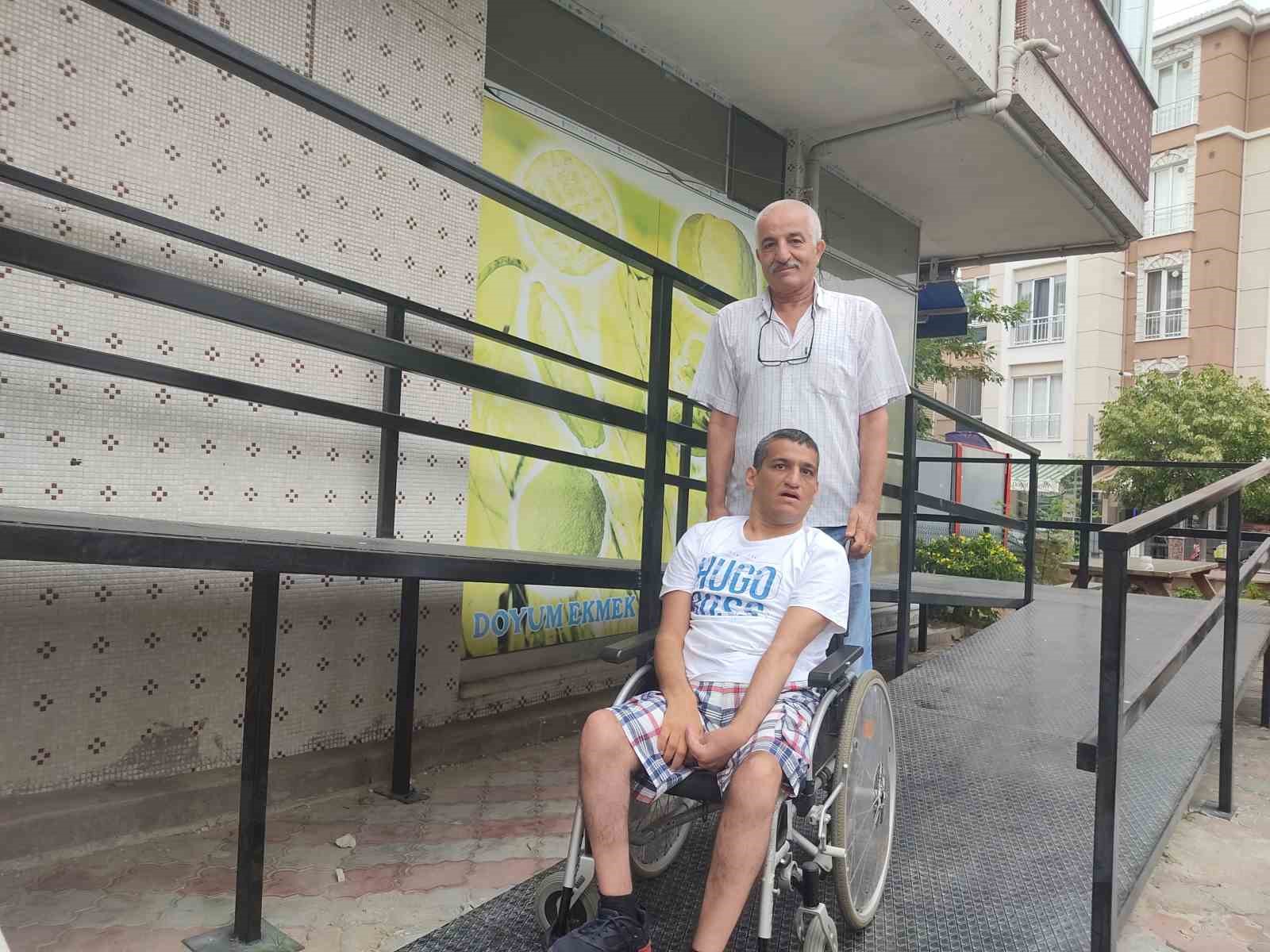 L&uuml;leburgaz&rsquo;da engelli rampası krizi
