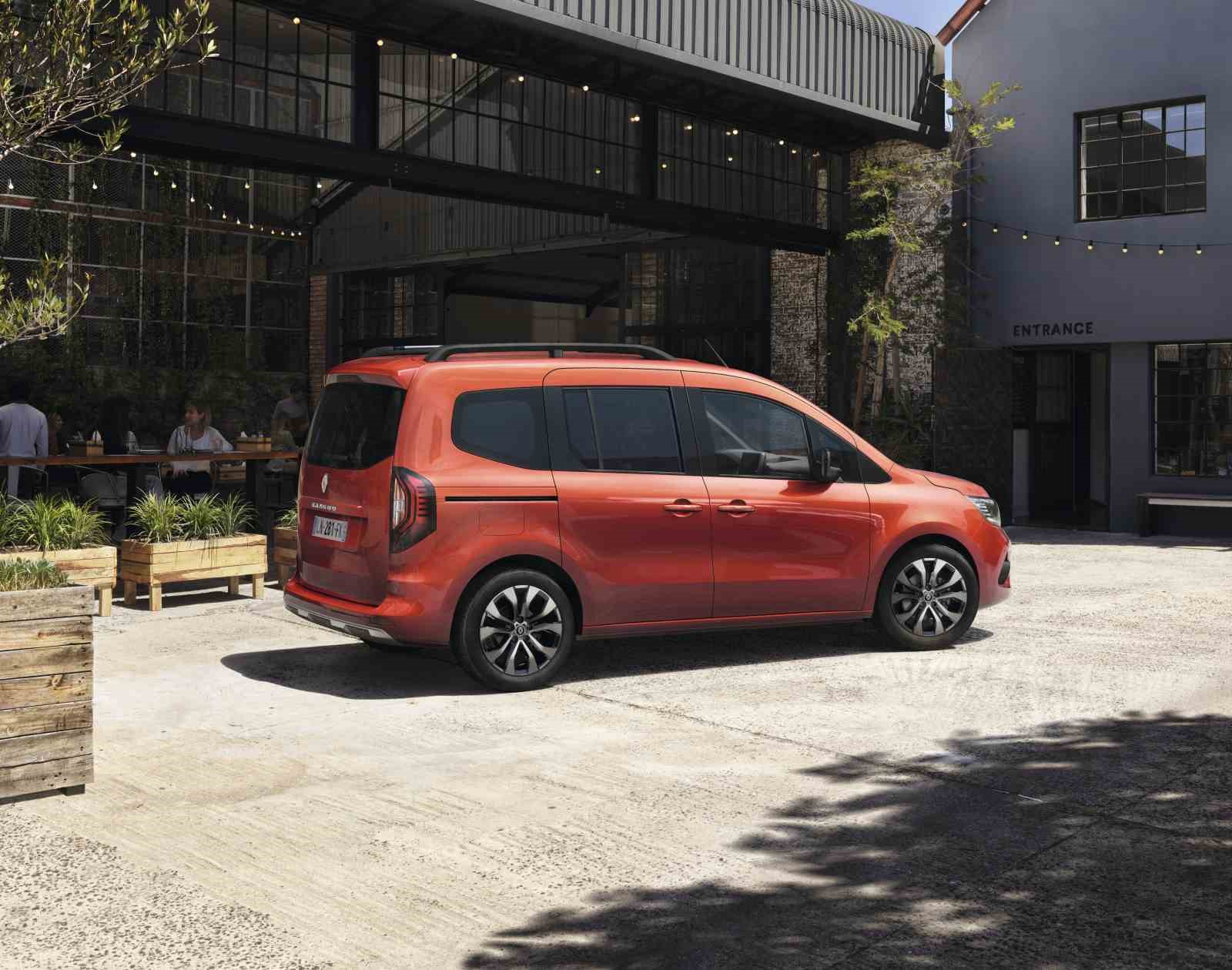 Yeni Renault Kangoo Multix satışa sunuldu 