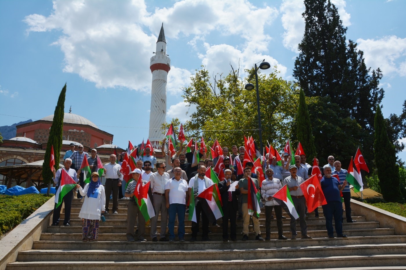 Manisa Milli İrade Platformundan Netanyahu’ya ve alkış tutanlara tepki
