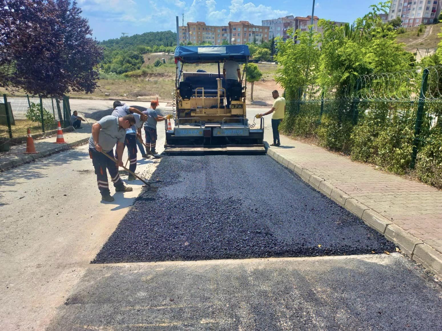 İlimtepe Mahallesinde asfalt çalışması
