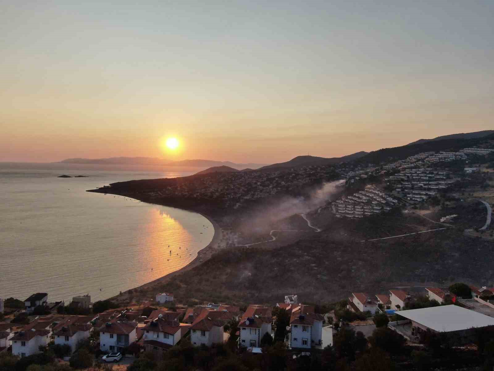 İzmir’deki orman yangını havadan görüntülendi
