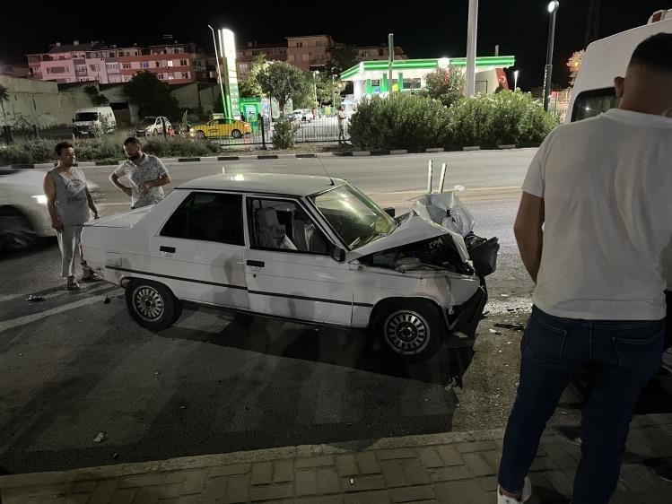 Manisa’da 4 araçlı zincirleme trafik kazası: 9 yaralı
