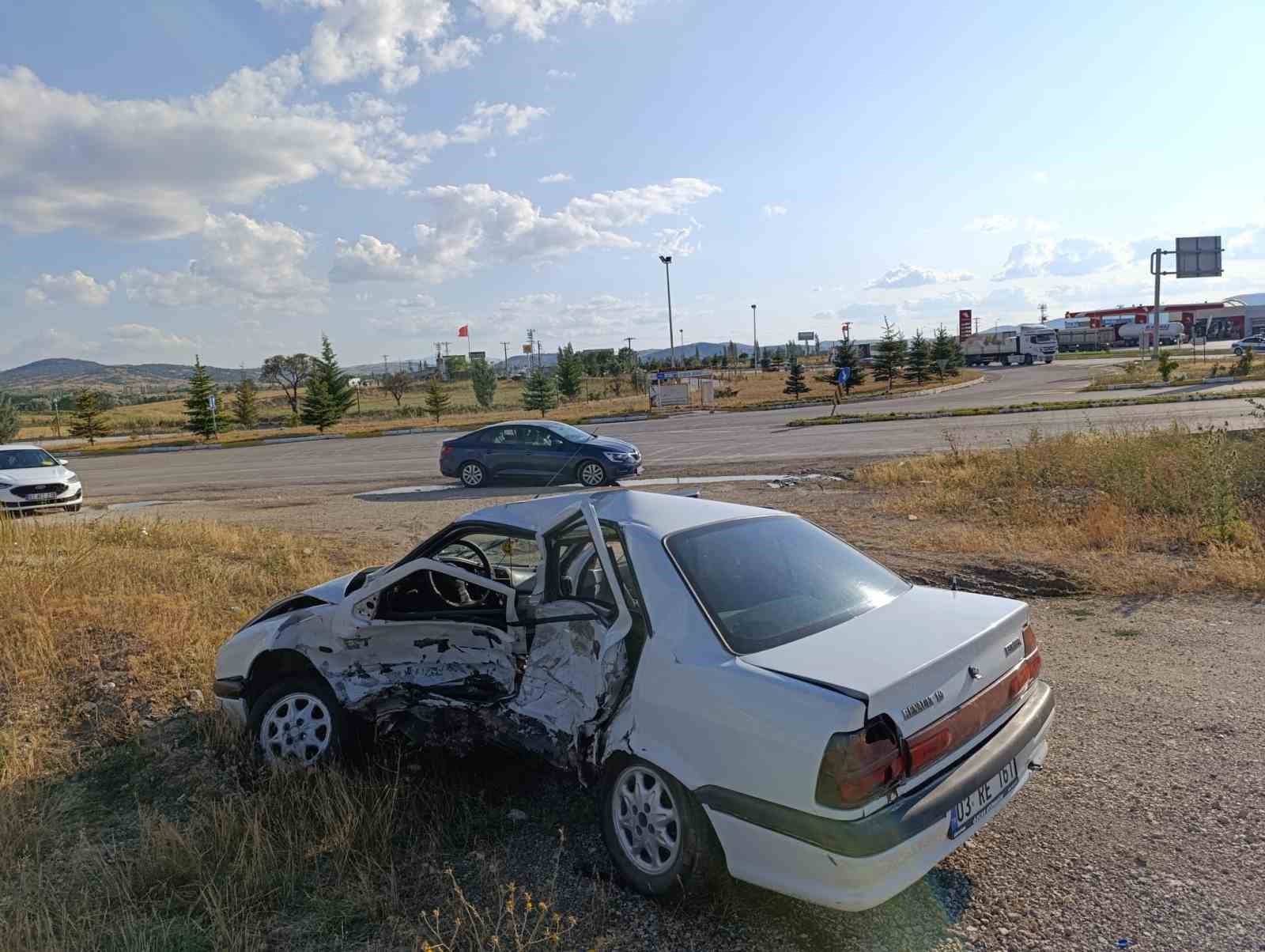 İki otomobilin &ccedil;arpıştığı kazada 7 kişi yaralandı
