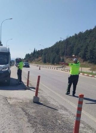 Bilecik’te 1 araç trafikten men edilirken 86 araç sürücüsüne 143 bin TL ceza