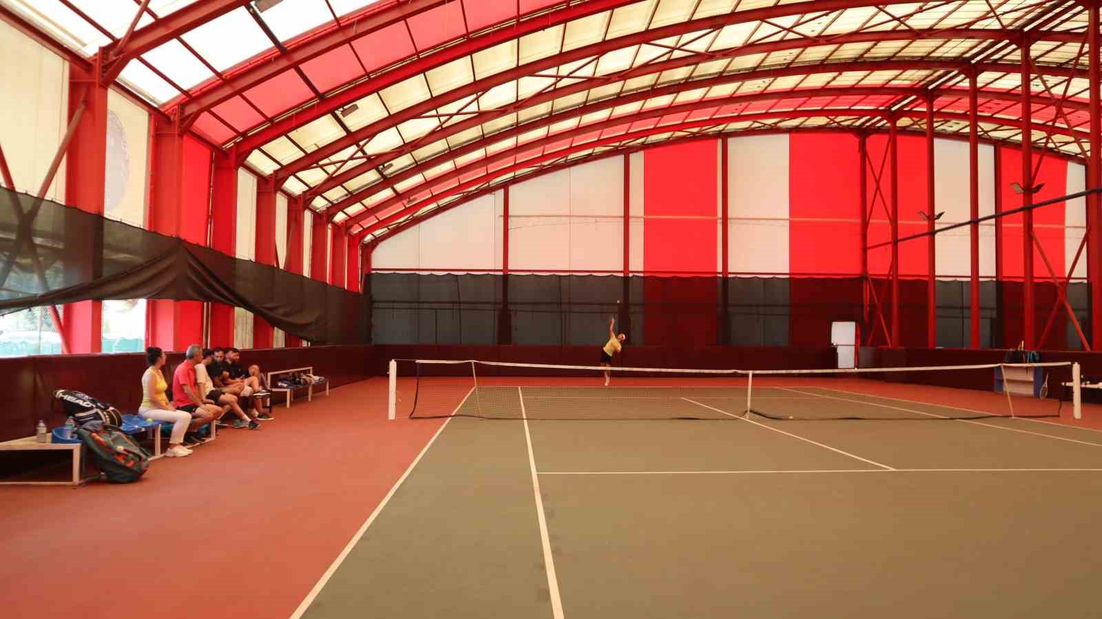 Bolu’da Ulusal Tenis Turnuvası başladı
