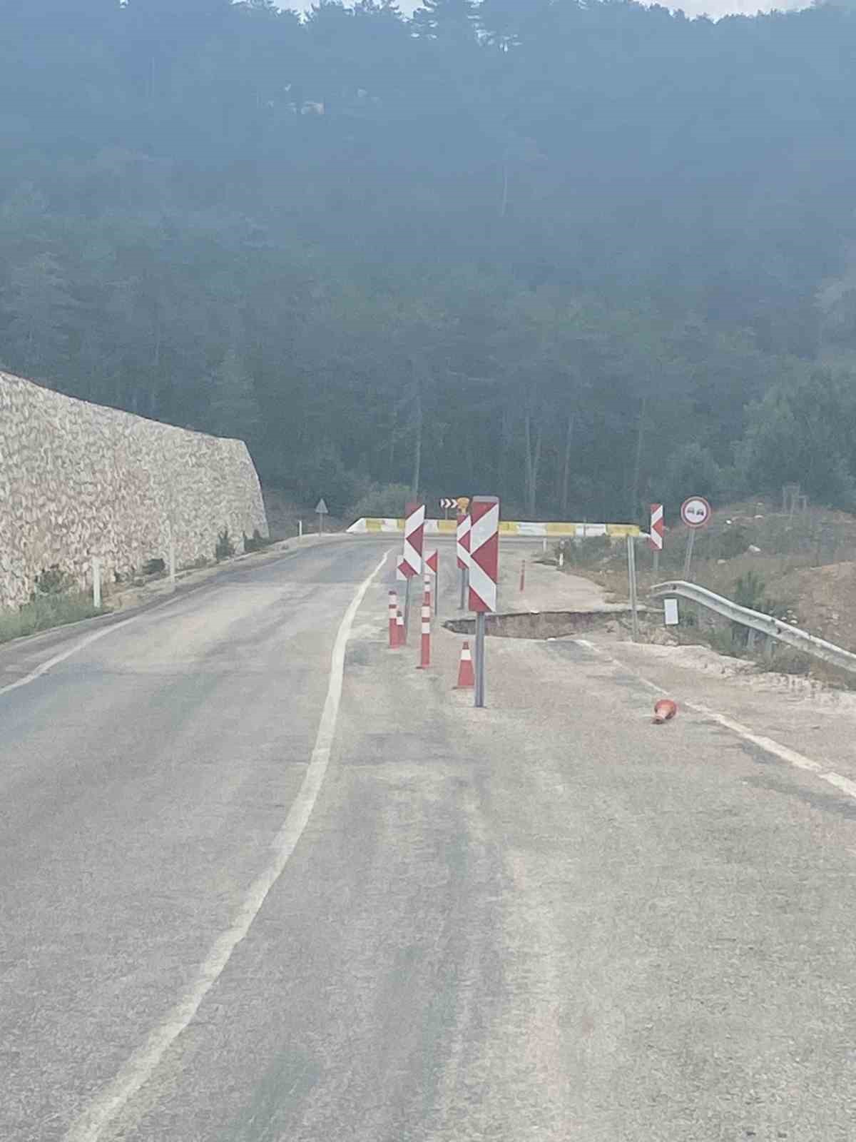 Göynük’te geçen yıl çöken yol yapılmayı bekliyor
