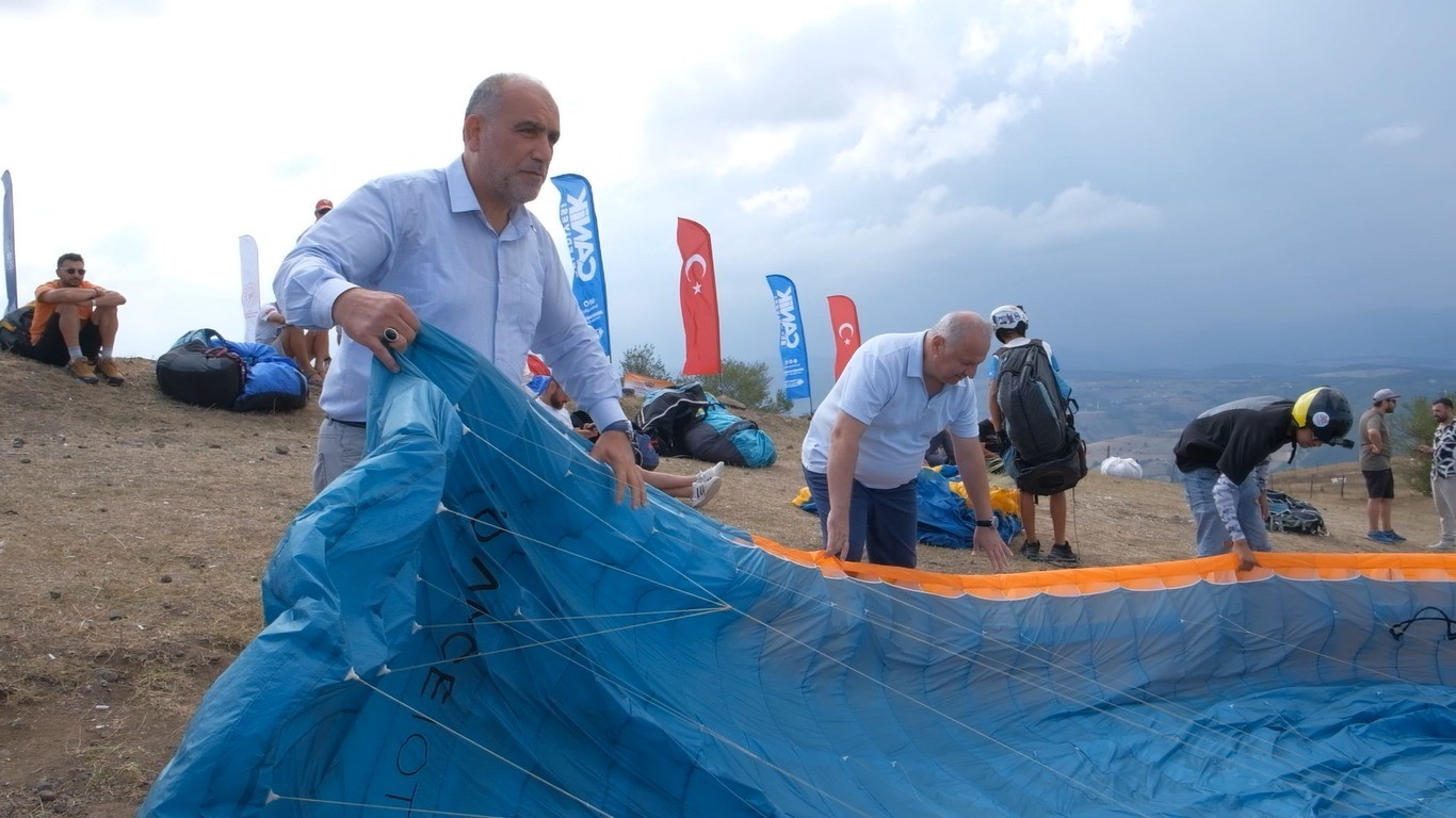 Yamaç Paraşütü Karadeniz Bölgesi Hedef Yarışması heyecanı
