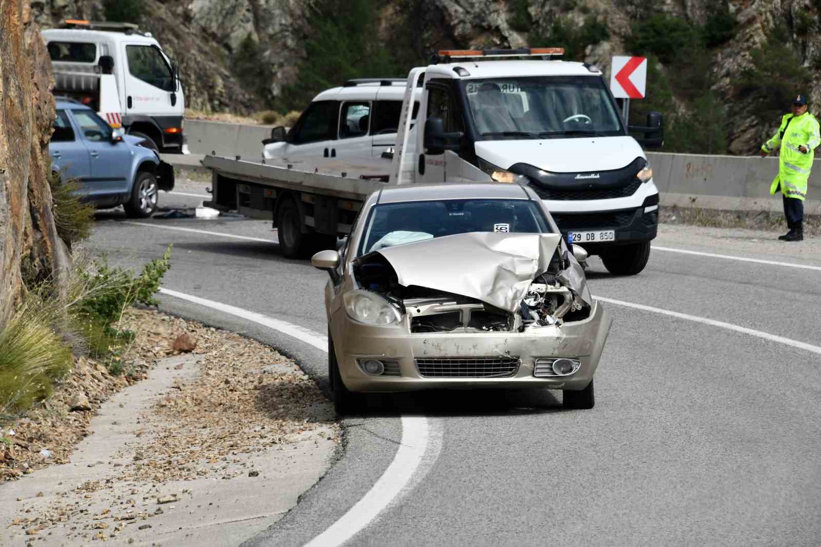 Gümüşhane’de trafik kazası: 4 yaralı