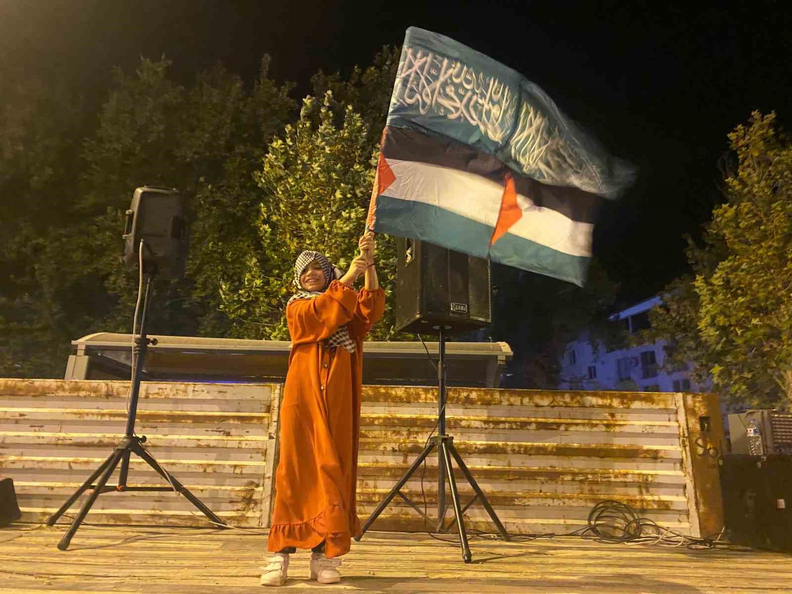 Adıyamanlılar Filistin i&ccedil;in y&uuml;r&uuml;d&uuml;
