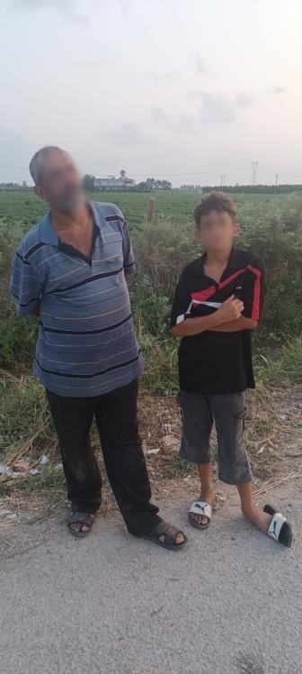 Kavga eden oğlunun beline ip bağlayıp b&ouml;yle koşturdu
