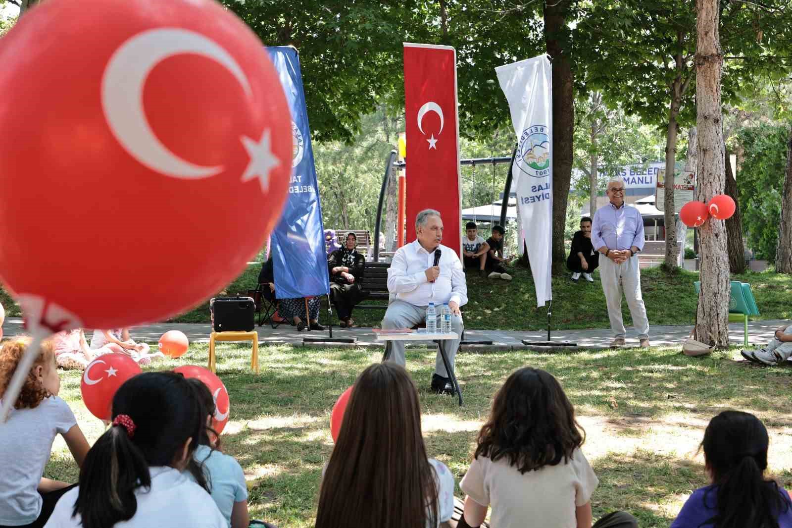 Talas’ın parkları, çocukların kitap okuma mekanları
