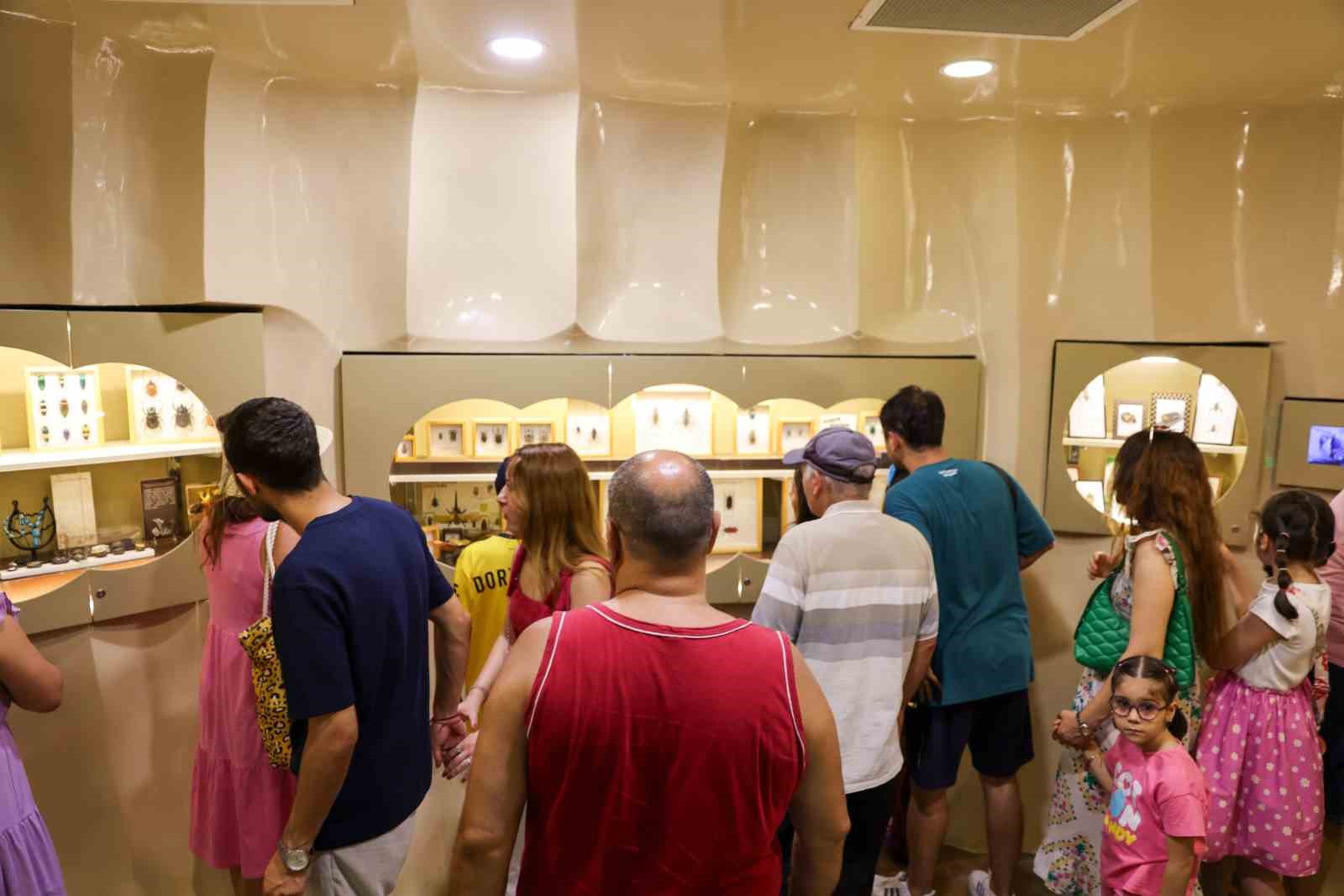 Hafta sonu Konya Tropikal Kelebek Bahçesi’ne yoğun ilgi