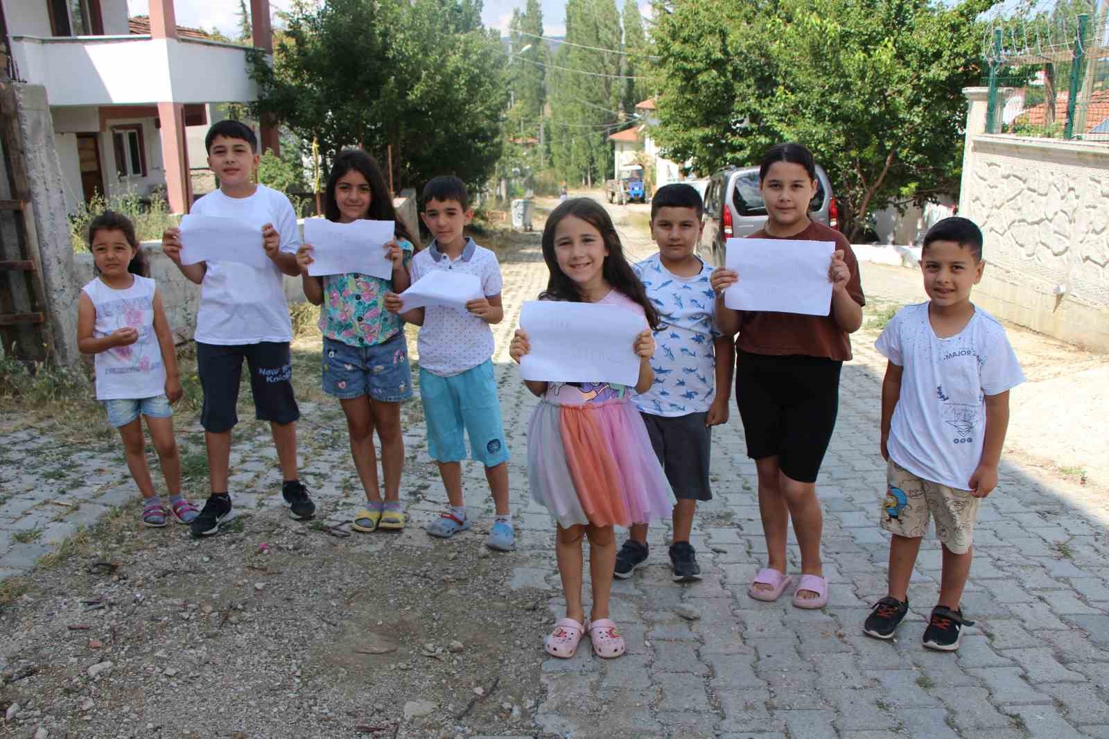 Köye oyun parkı isteyen çocuklara Bakan Kurum’dan müjde