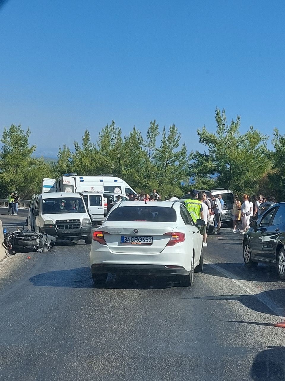 İzmir&rsquo;de zincirleme kaza: 1 &ouml;l&uuml;, 6 yaralı 