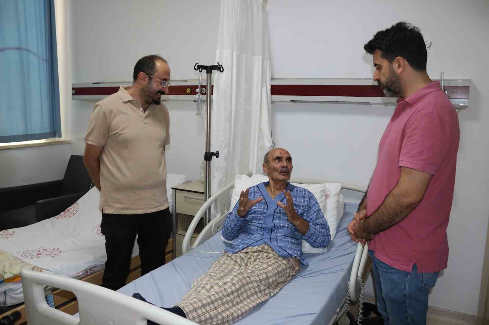 İki organındaki kanserli t&uuml;m&ouml;rden 6 saatlik operasyonla kurtuldu
