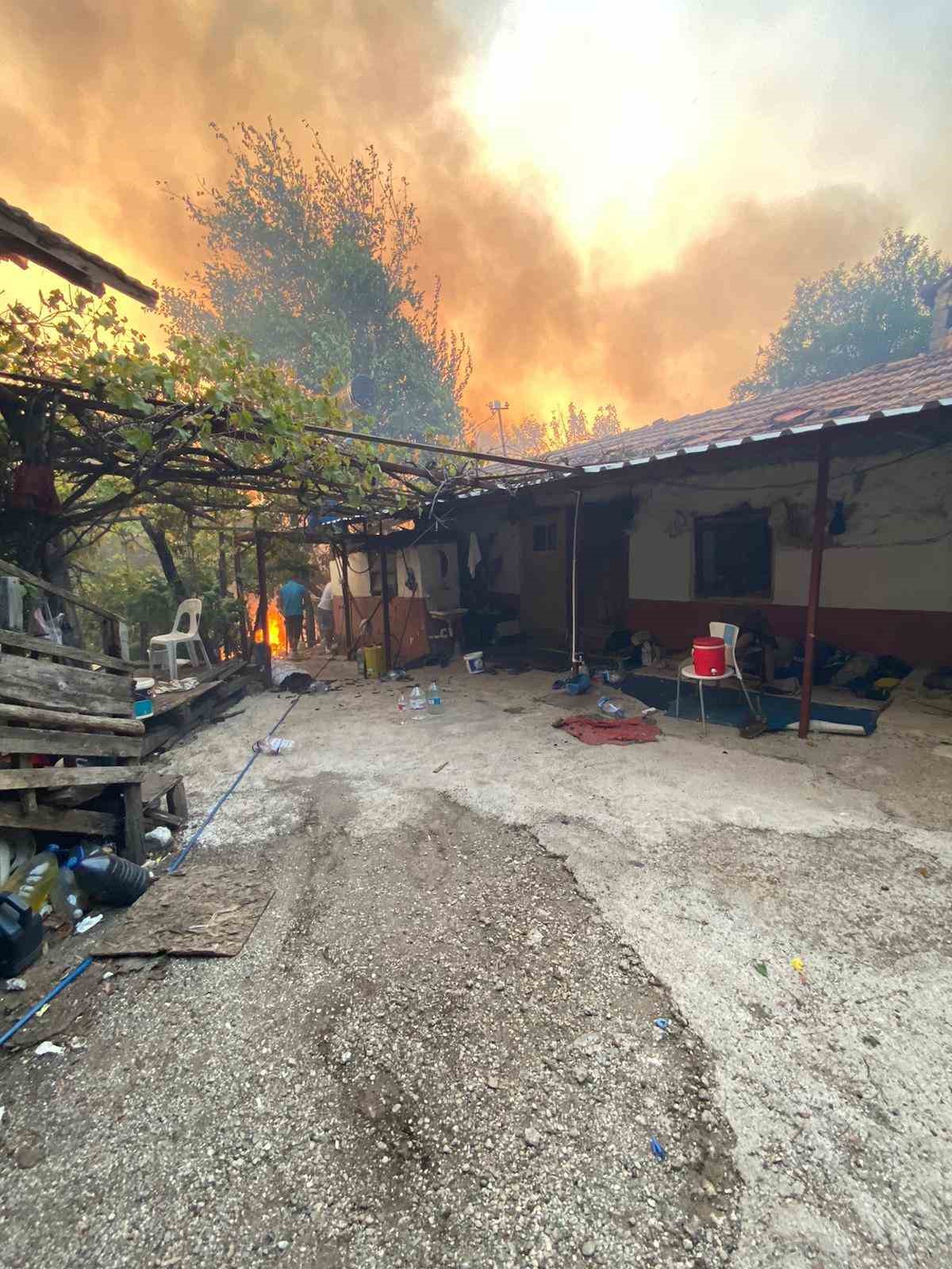 Yangının içinde kalan vatandaşlar o anları anlattı
