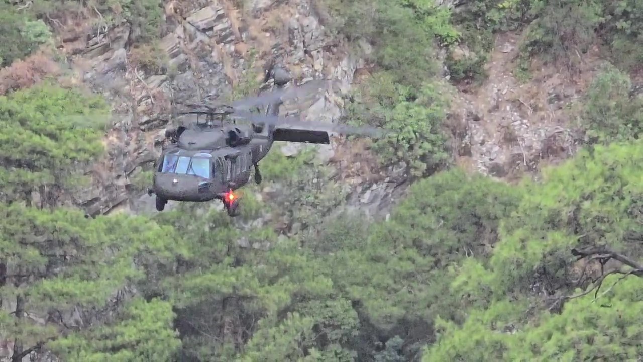 Nefes kesen kurtarma operasyonu helikopter i&ccedil;inden g&ouml;r&uuml;nt&uuml;lendi
