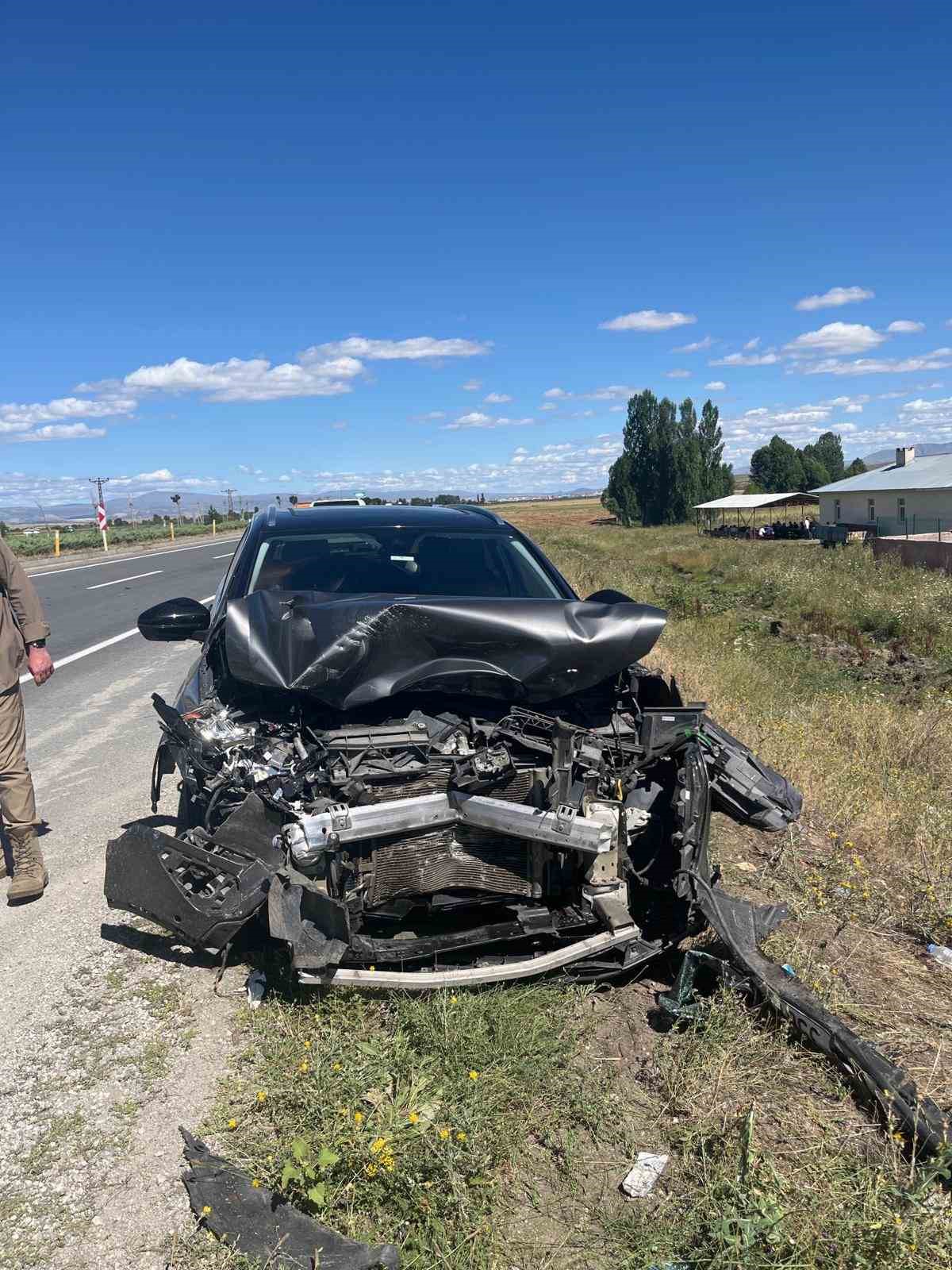 Ağrı’da trafik kazası:  13 yaralı
