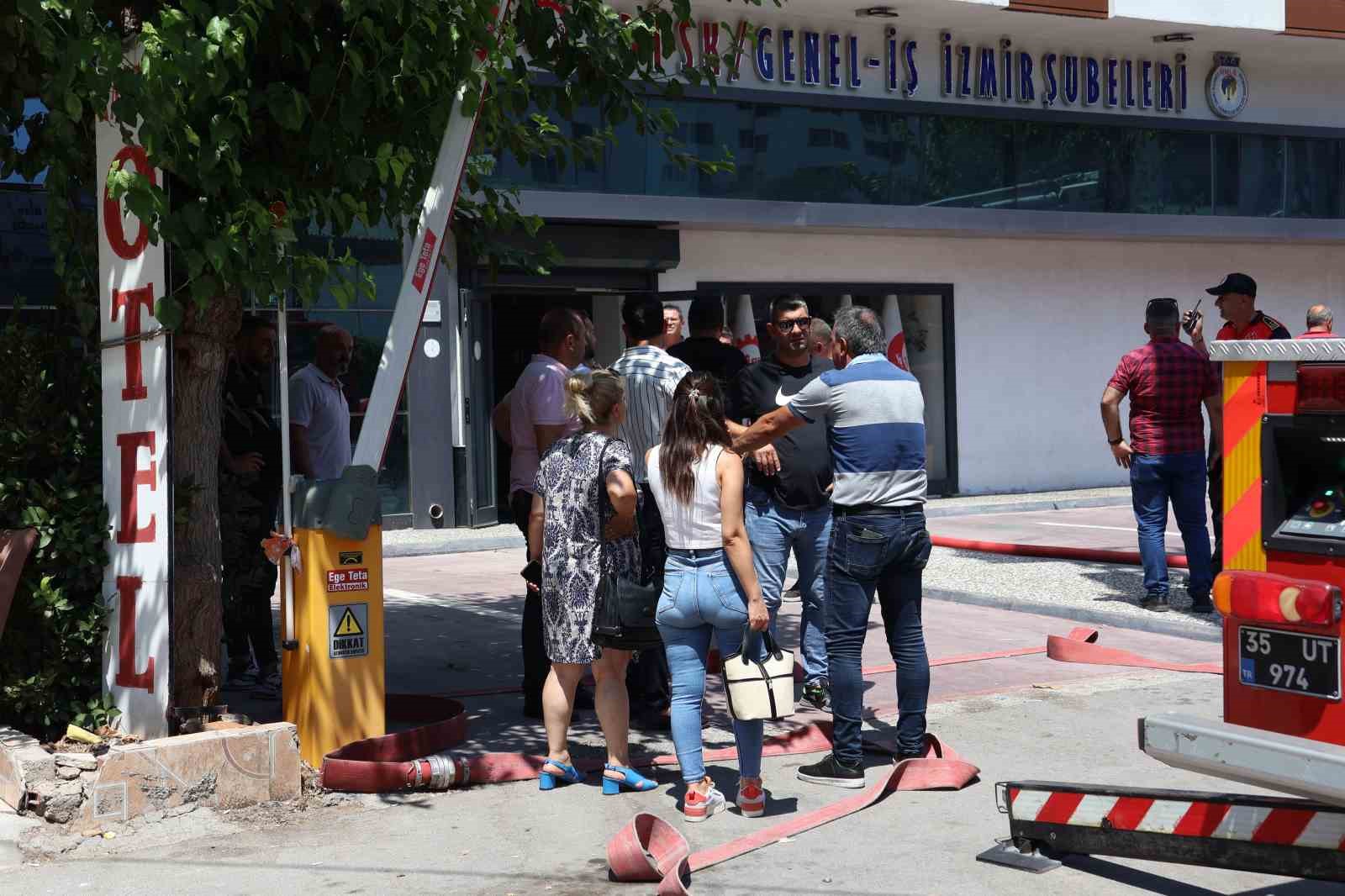 İzmir’de sendika binasında korkutan yangın: Çalışanlar canlarını zor kurtardı