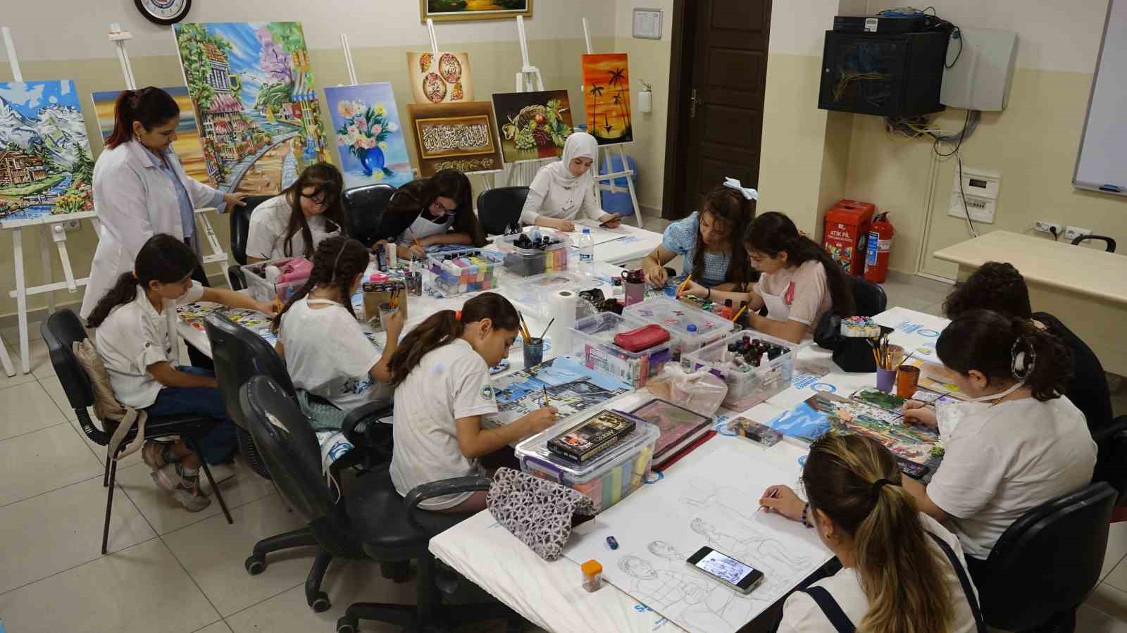 Gaziantep’te geleceğin ressamları yetişiyor