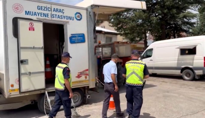 70 traktör araç muayenesinden geçti