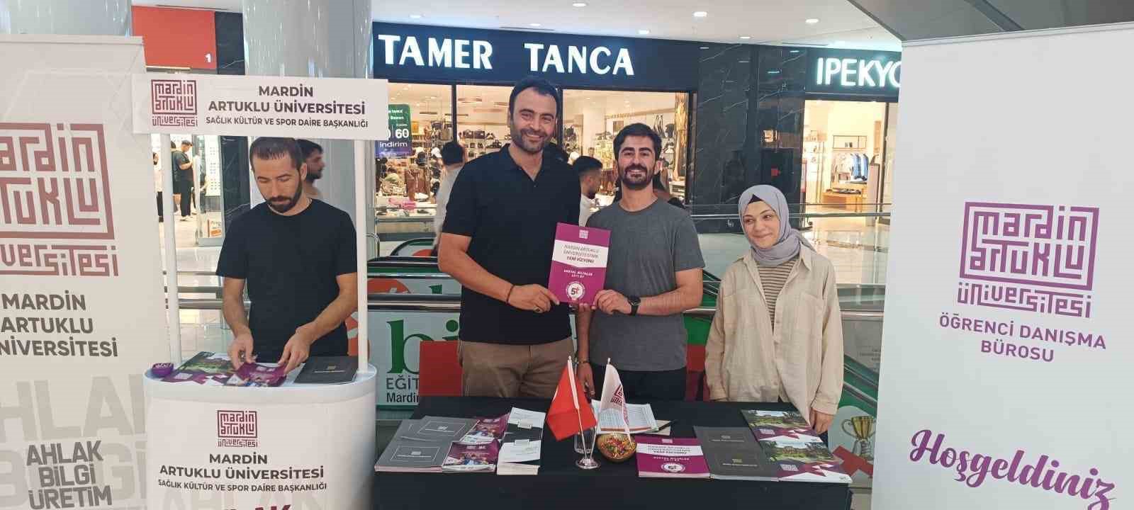 Mardian Mall AVM’de üniversite tercih standı açıldı