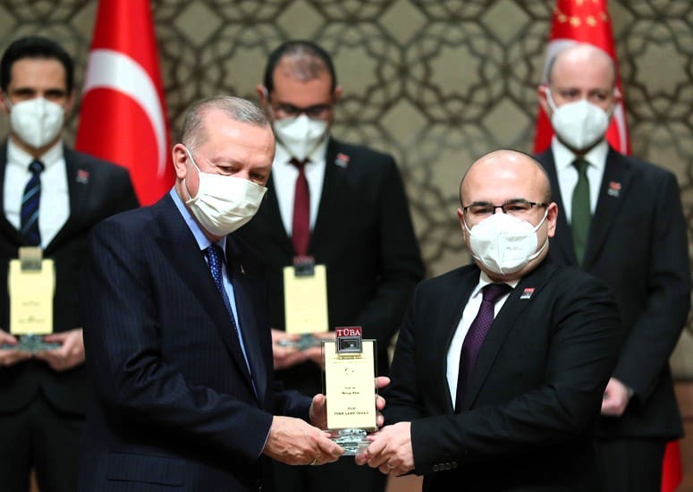 Rekt&ouml;r Kutluhan, Pamukkale &Uuml;niversitesinde idareci kıyımına devam ediyor

