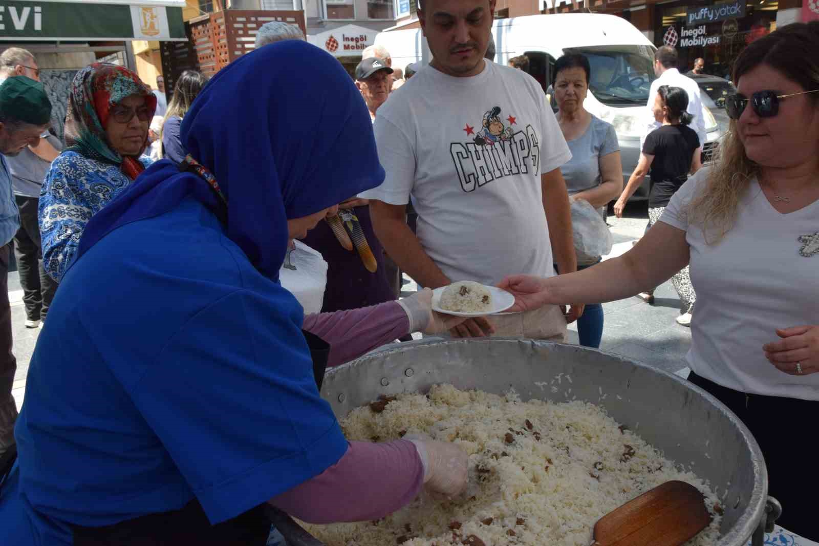 M&uuml;şerref Yırcalı dua ve pilav hayrı ile anıldı
