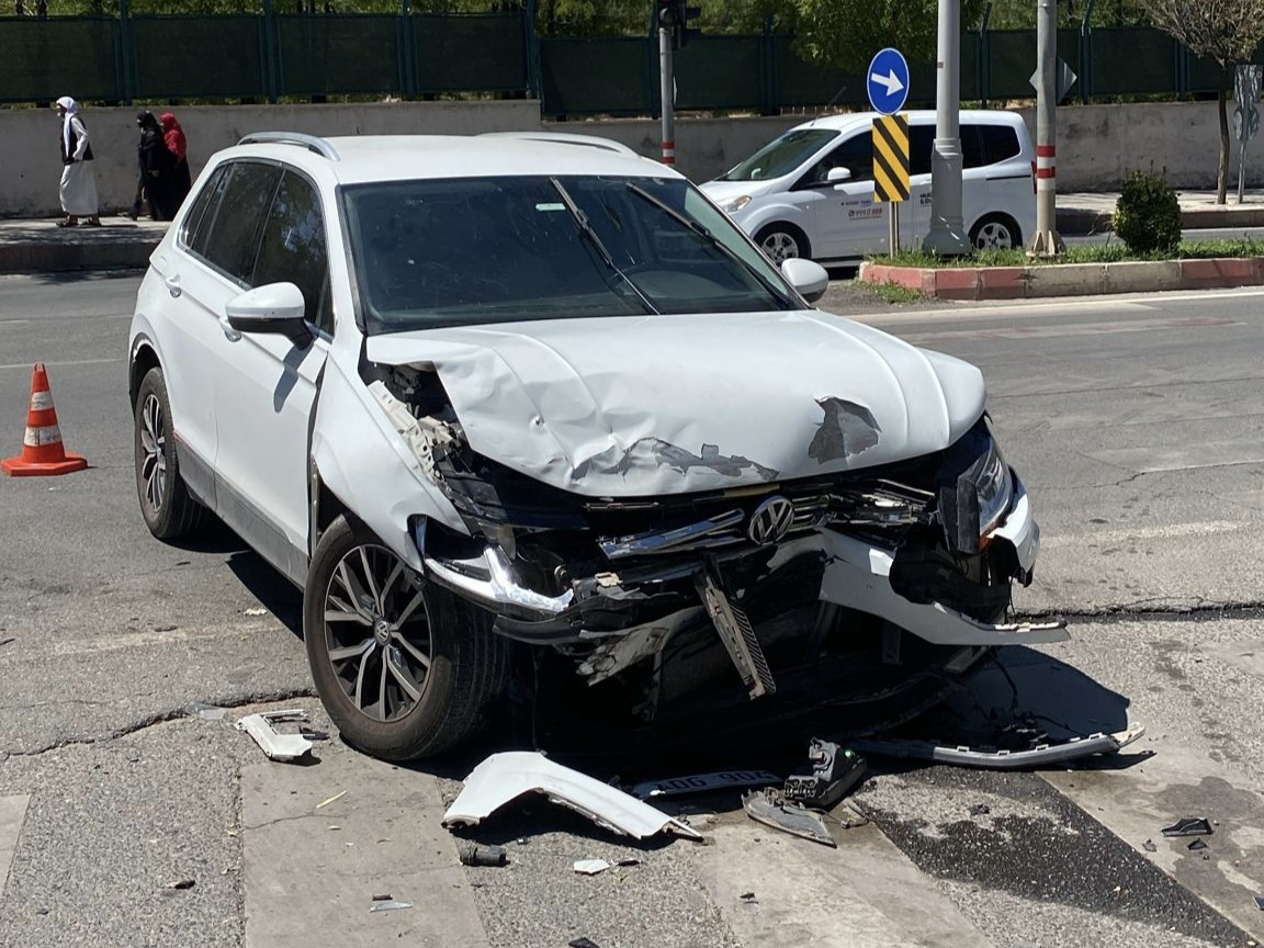 Siirt’te maddi hasarlı trafik kazası
