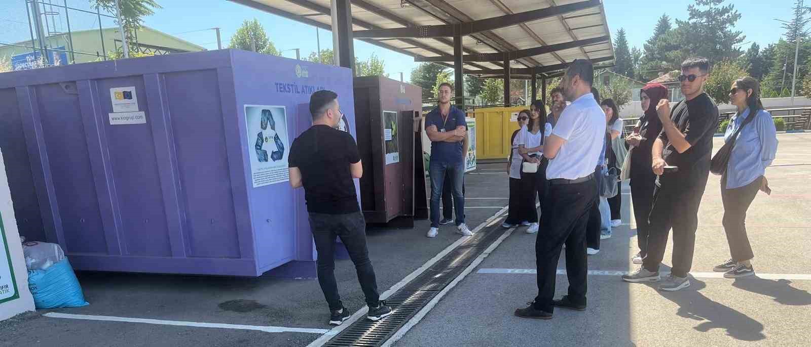 Üniversite öğrencileri 1. Sınıf Atık Getirme Merkezini inceledi