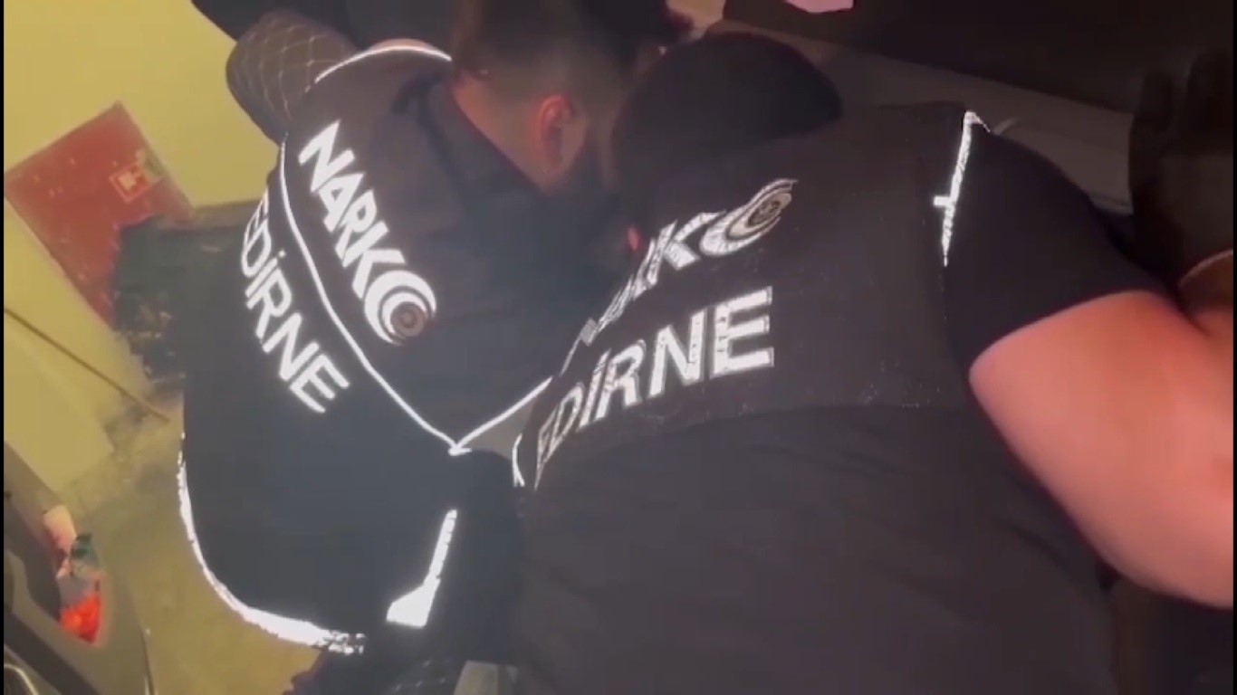 Kapıkule&rsquo;de uluslararası uyuşturucu operasyonu: Zehir tacirlerine ge&ccedil;it verilmedi
