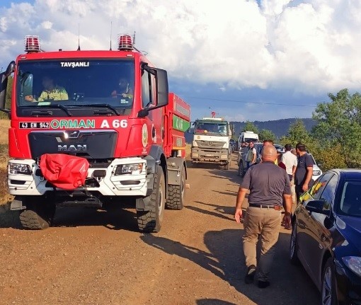 K&uuml;tahya&rsquo;da &ccedil;ıkan orman yangını 1 saatte s&ouml;nd&uuml;r&uuml;ld&uuml;
