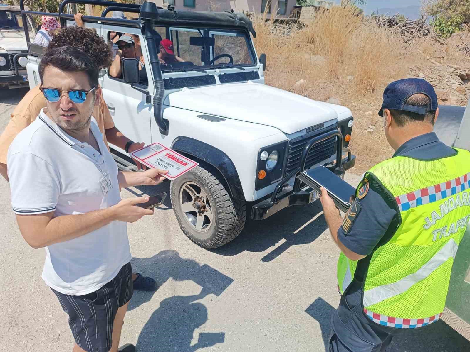 Alanya’da 5 safari aracına cezai işlem uygulandı
