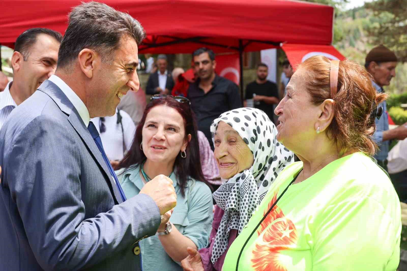 Vali Aygöl, Şeyh Edebali Türbesi’nde aşure ikram etti