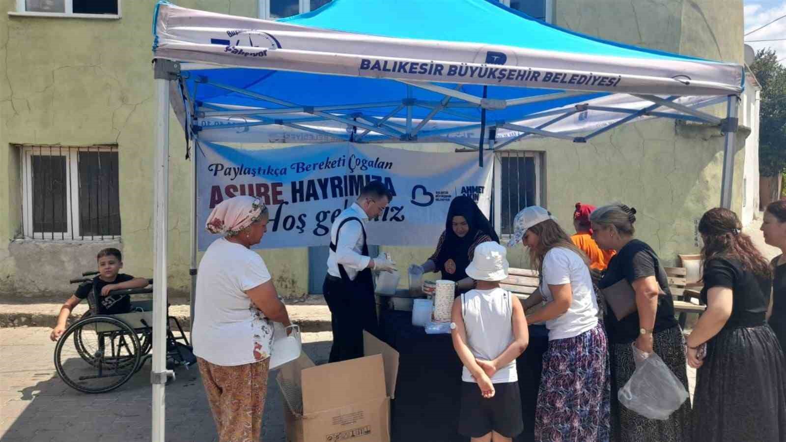 Balıkesir B&uuml;y&uuml;kşehir&rsquo;den 35 bin kişilik aşure hayrı
