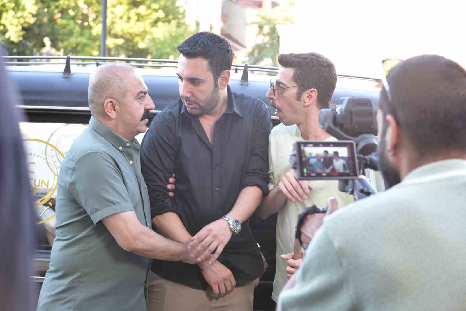 Yerli komedi filminin ikincisi i&ccedil;in &ccedil;ekimler devam ediyor
