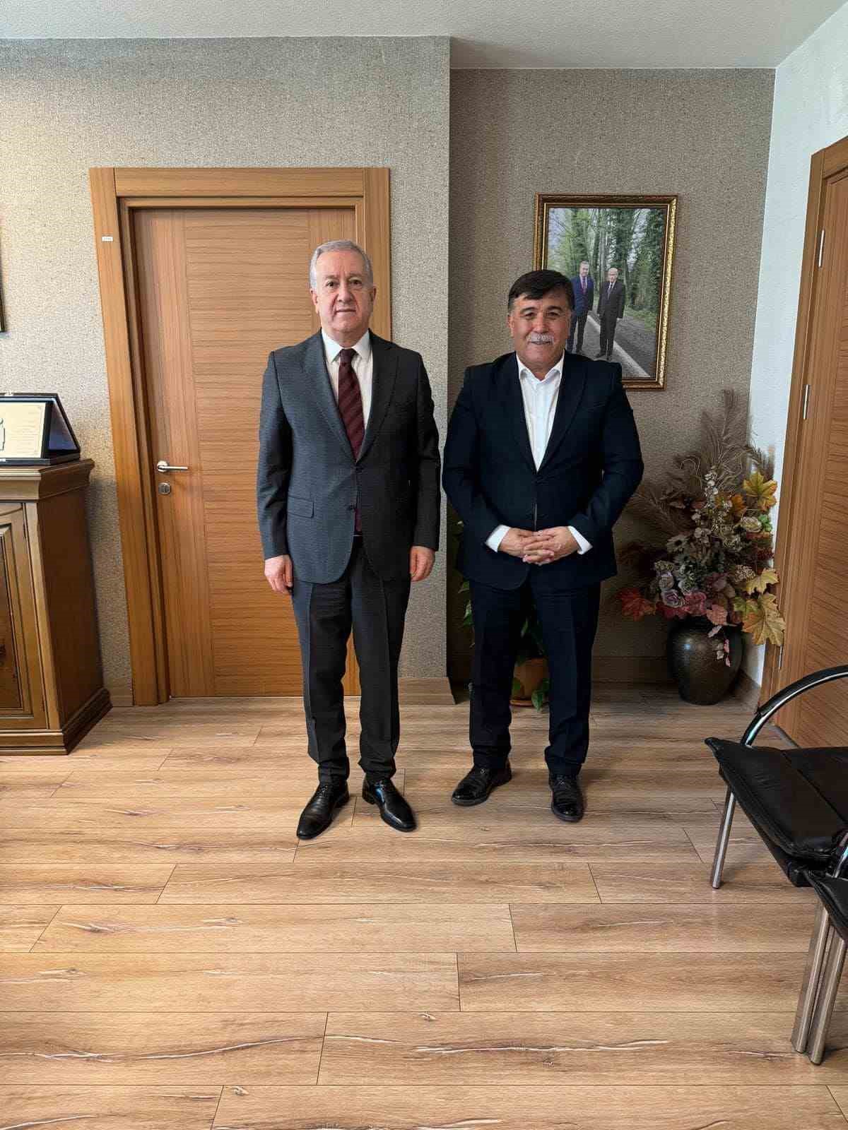 Emet Belediye Başkanı Mustafa Koca, Devlet Bah&ccedil;eli ile g&ouml;r&uuml;şt&uuml;
