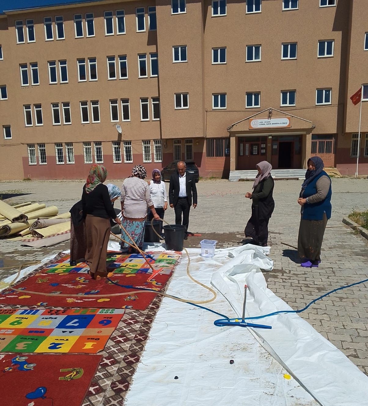 Diyadin’de okullar eğitim öğretim dönemine hazırlanıyor
