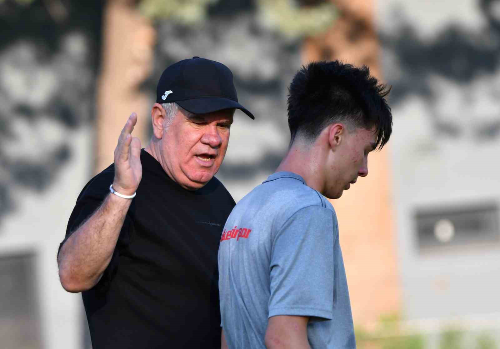 &Ccedil;aykur Rizespor&rsquo;lu G&uuml;ven&ccedil; Usta, 1 yıllığına Balıkesirspor&rsquo;da
