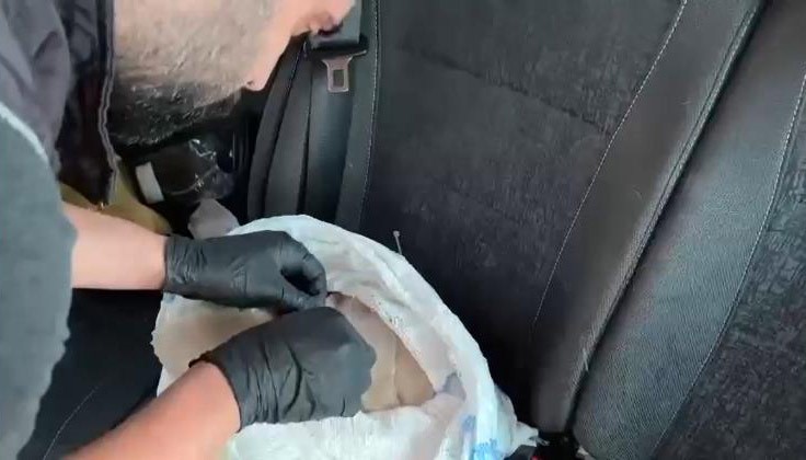 K&uuml;tahya&rsquo;da uyuşturucu operasyonu: 10 kilo eroin ele ge&ccedil;irildi

